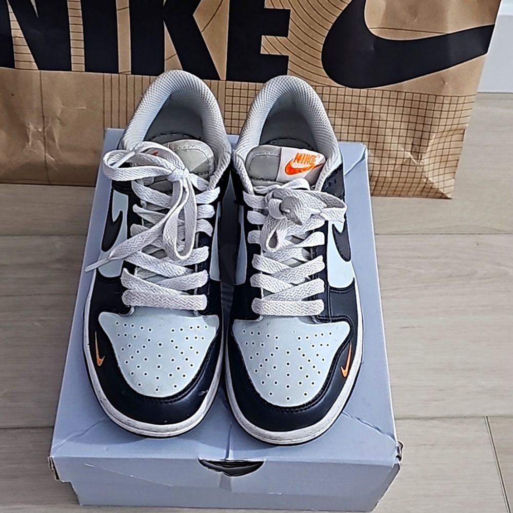 Nike Dunk Low BG Black and Gray size 5y